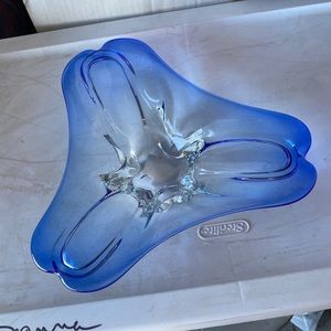 Glass bowl